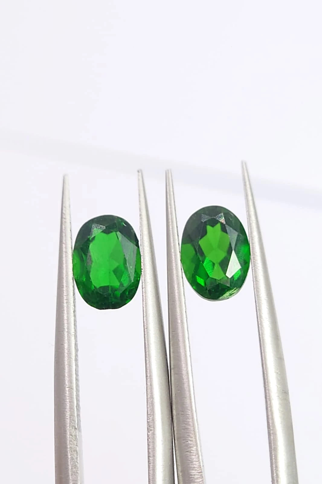 1.8ct Natural Chrome Diopside Oval Cut Loose Gemstone From Pakistan — view 4